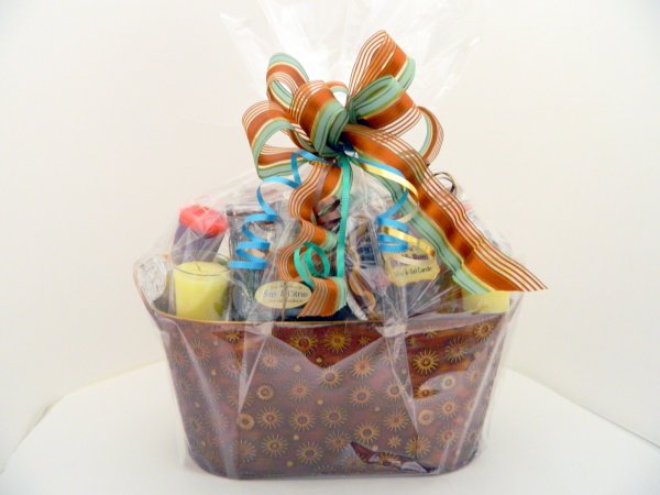 crafty, candle, canadian, handmade, gift, gift basket, cello, medium